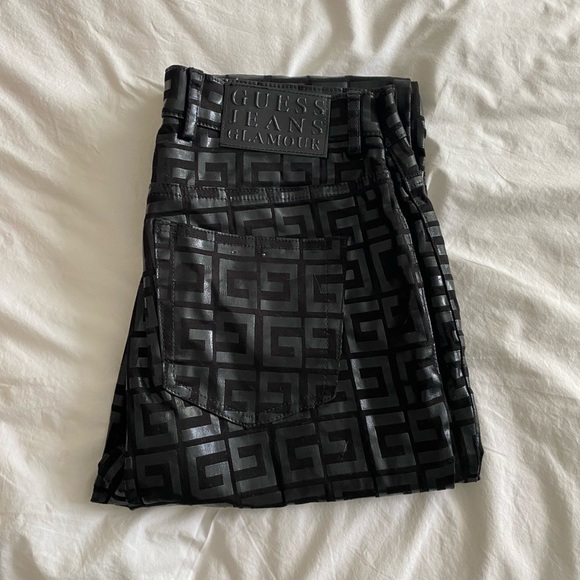 Guess Jeans- Vintage Glamour Black “G” Leather Like Denim Jeans - Picture 4 of 7